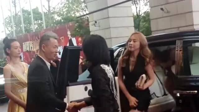 网红林先生出席,魅力四射引粉丝尖叫